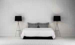 Latex hybrid mattress and minimalist bedroom