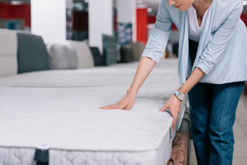What's the difference between innerspring and hybrid mattress